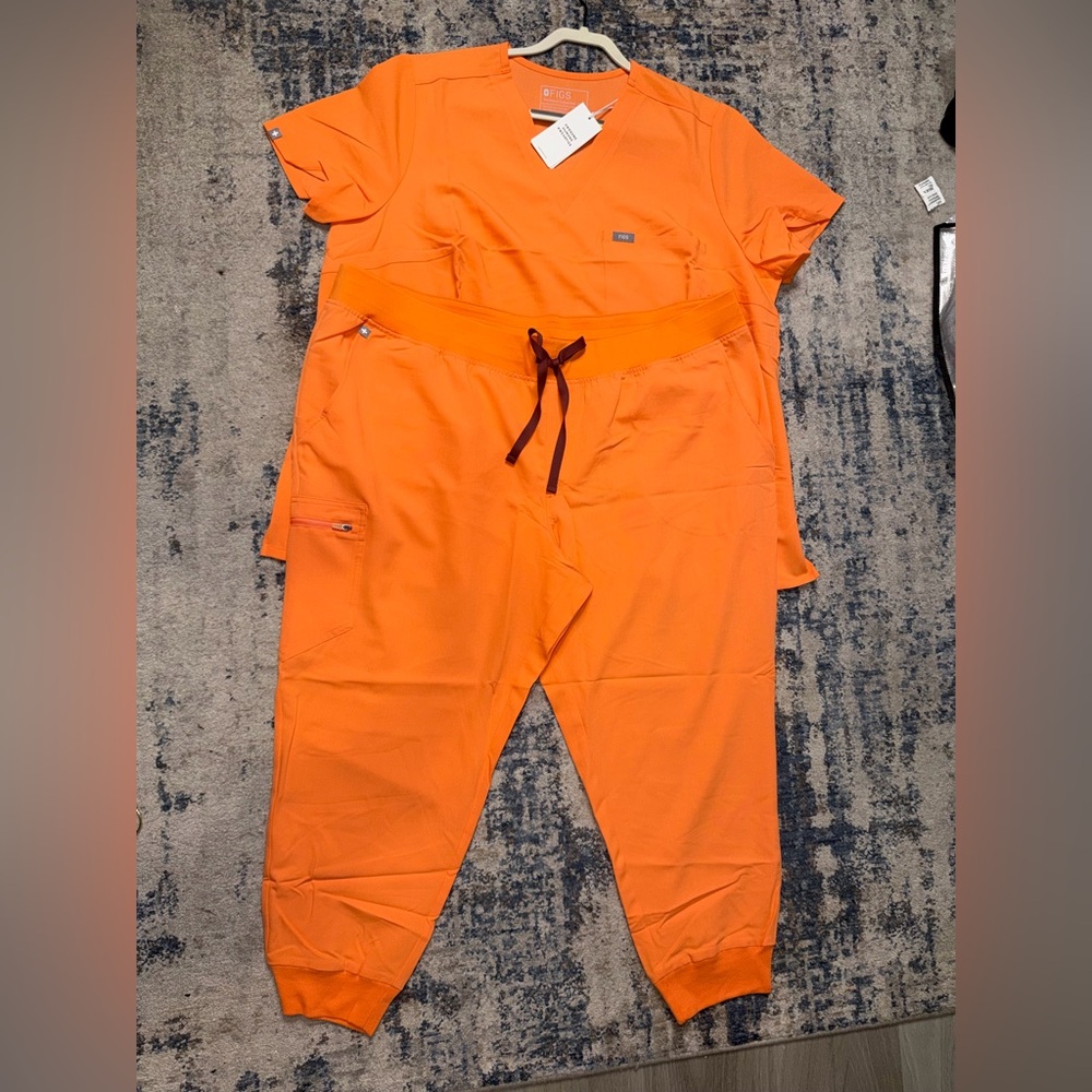 FIGS PLUS SIZE COLLECTION ✨ $START SCRUB DEALS XXL – 6XL AVAILABLE - Picture 13 of 16